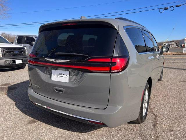 used 2022 Chrysler Pacifica car, priced at $17,999