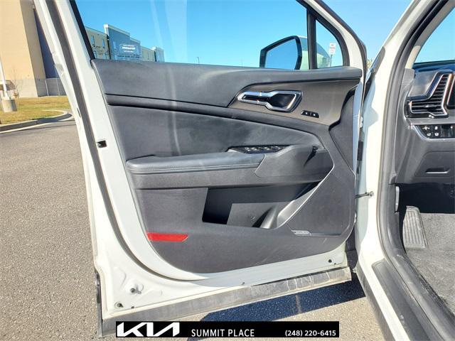 used 2023 Kia Sportage Hybrid car, priced at $30,977