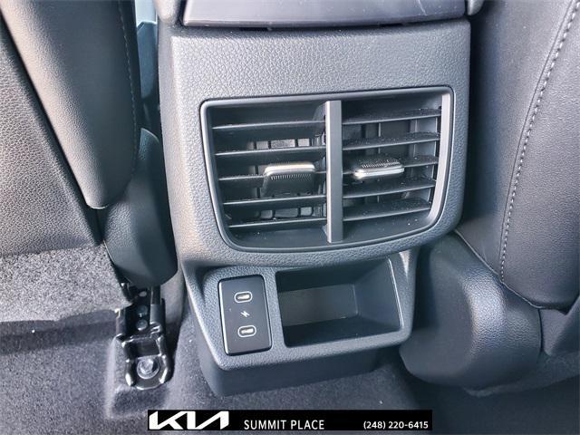 used 2025 Kia Seltos car, priced at $27,977