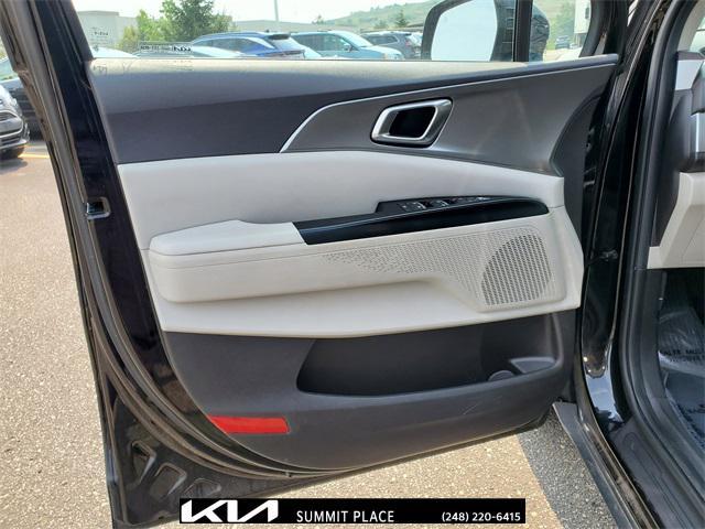 used 2023 Kia Carnival car, priced at $31,577