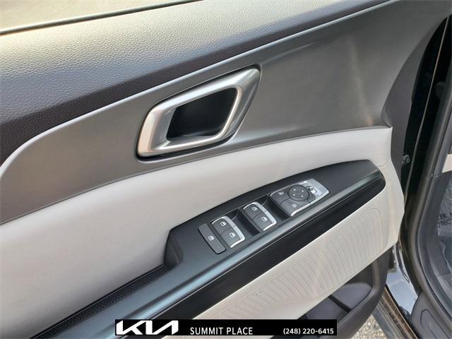 used 2023 Kia Carnival car, priced at $31,577