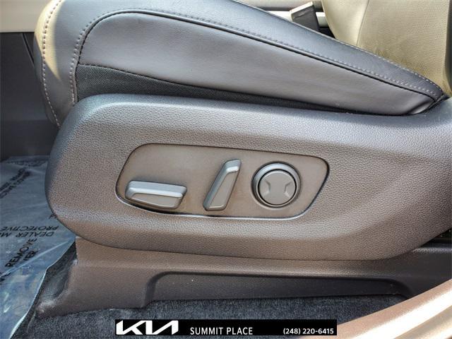 used 2023 Kia Carnival car, priced at $31,577
