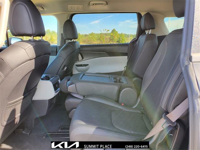 used 2024 Kia Carnival car, priced at $35,777