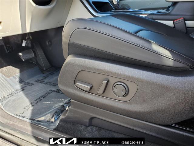 used 2024 Kia Carnival car, priced at $35,777