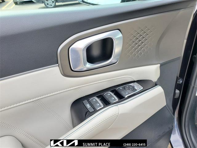 used 2025 Kia Sorento car, priced at $35,677