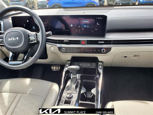 used 2025 Kia Sorento car, priced at $35,677