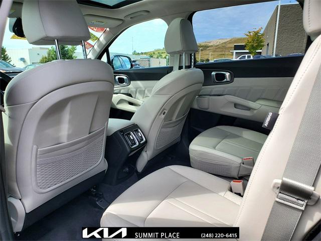 used 2025 Kia Sorento car, priced at $35,677