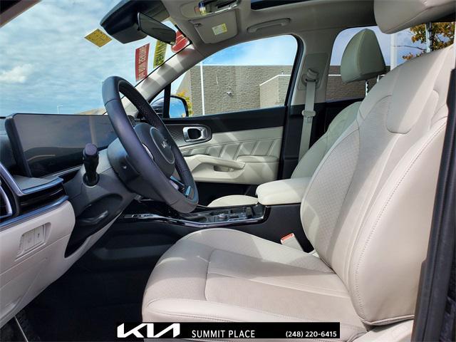 used 2025 Kia Sorento car, priced at $35,677