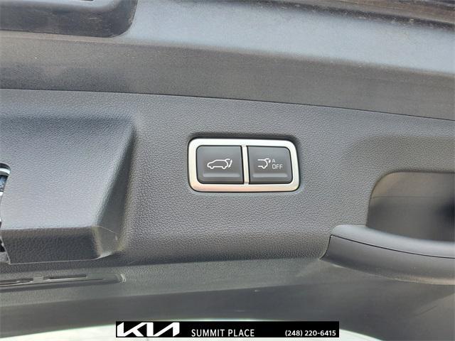 used 2025 Kia Sorento car, priced at $35,677