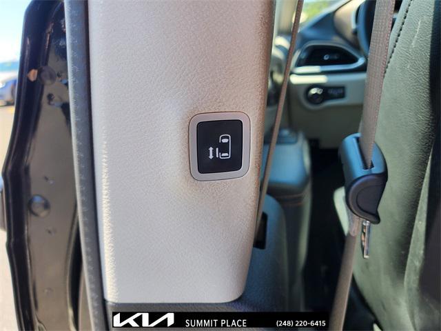 used 2018 Chrysler Pacifica car, priced at $17,577