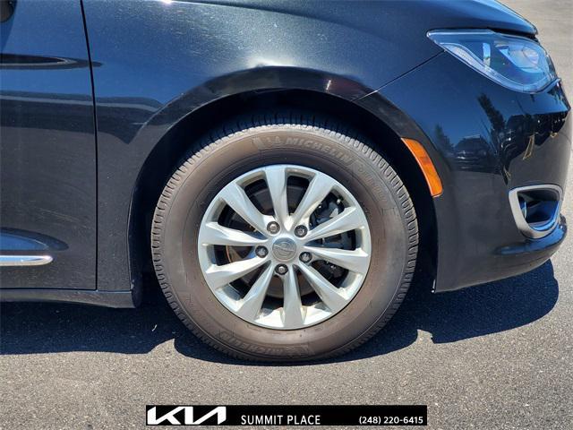 used 2018 Chrysler Pacifica car, priced at $17,577