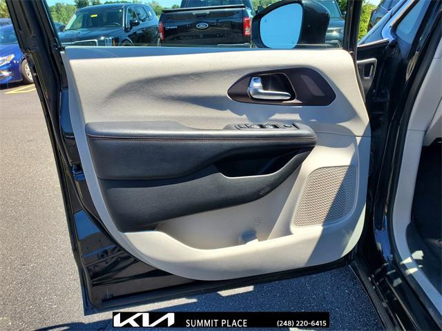 used 2018 Chrysler Pacifica car, priced at $17,577