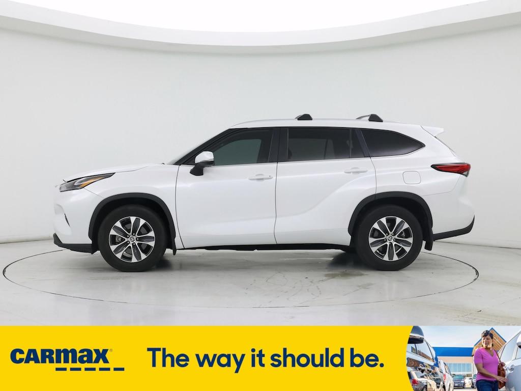 used 2023 Toyota Highlander car, priced at $39,998
