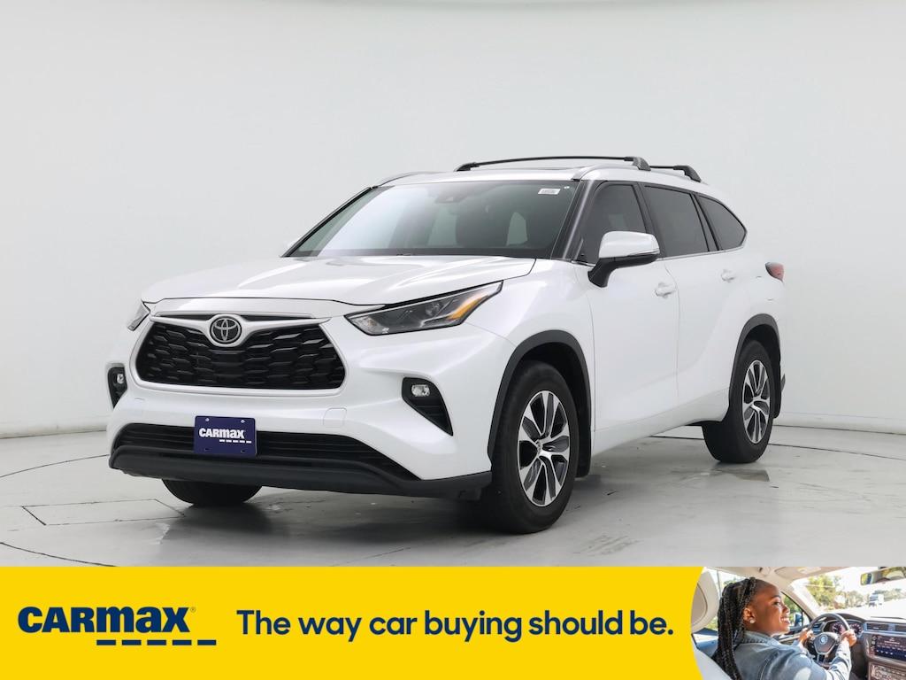 used 2023 Toyota Highlander car, priced at $39,998