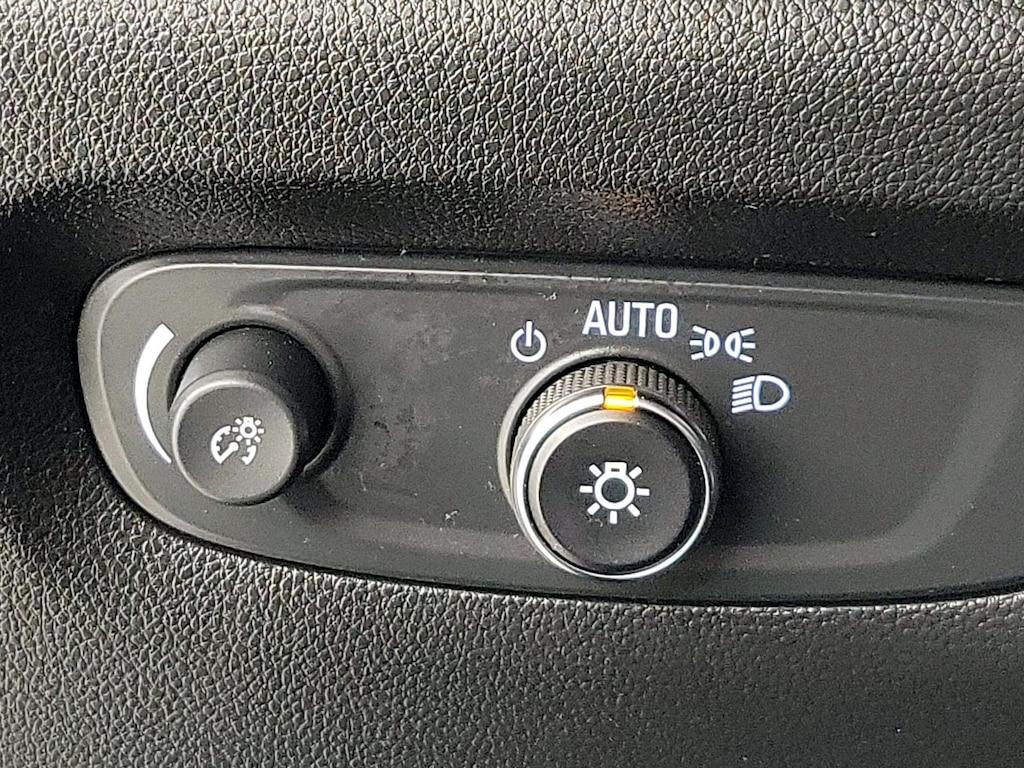 used 2023 Chevrolet Traverse car, priced at $40,998