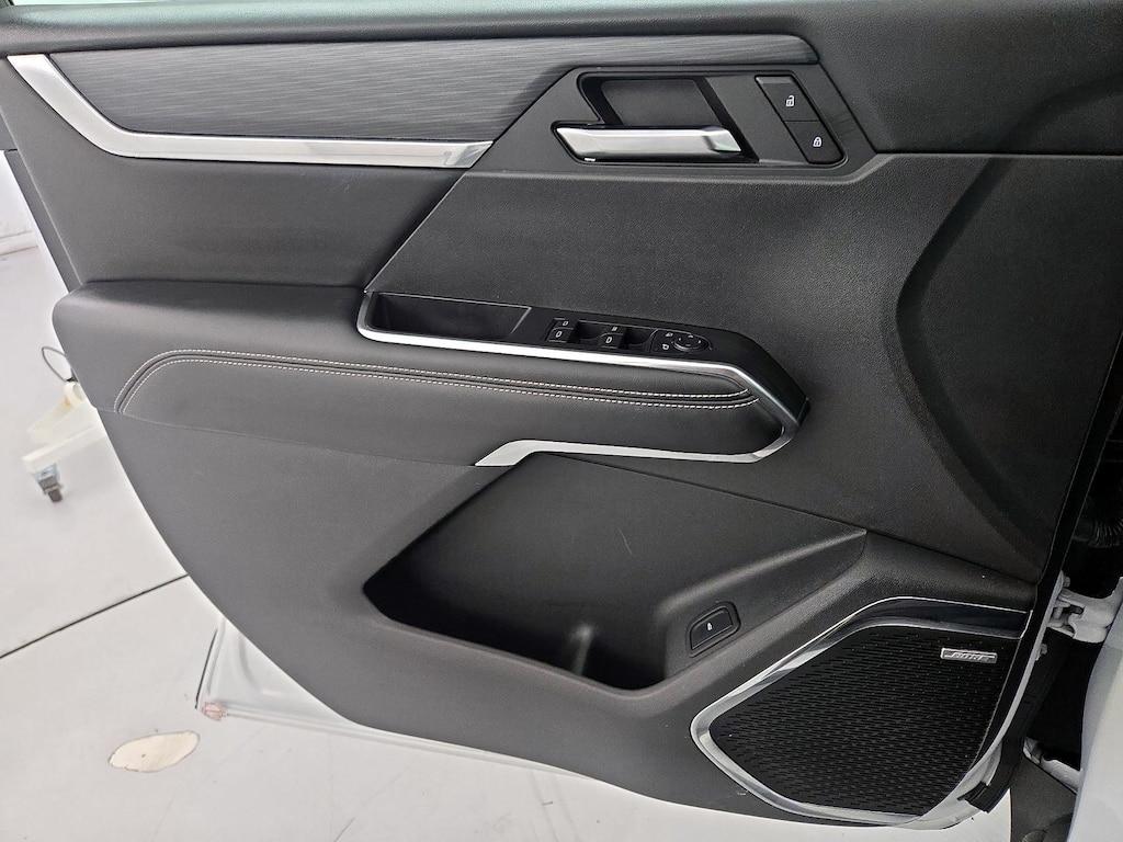 used 2025 GMC Acadia car, priced at $33,998