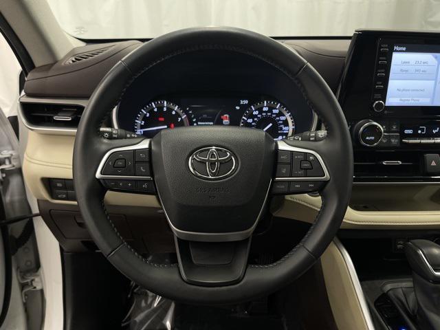 used 2022 Toyota Highlander car, priced at $33,500