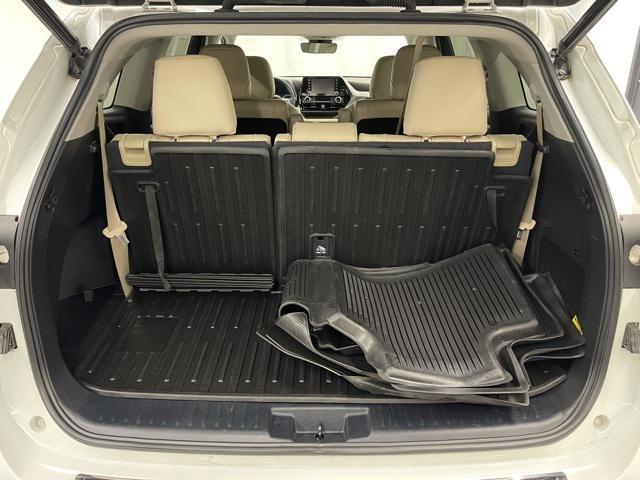 used 2022 Toyota Highlander car, priced at $33,500