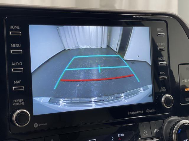 used 2022 Toyota Highlander car, priced at $33,500