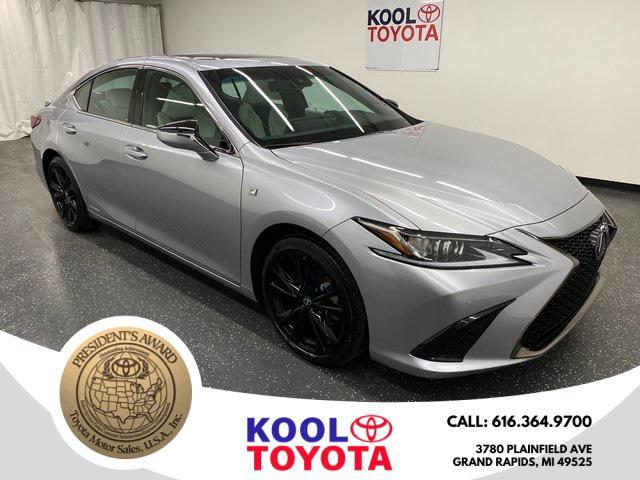 used 2022 Lexus ES 300h car, priced at $39,999