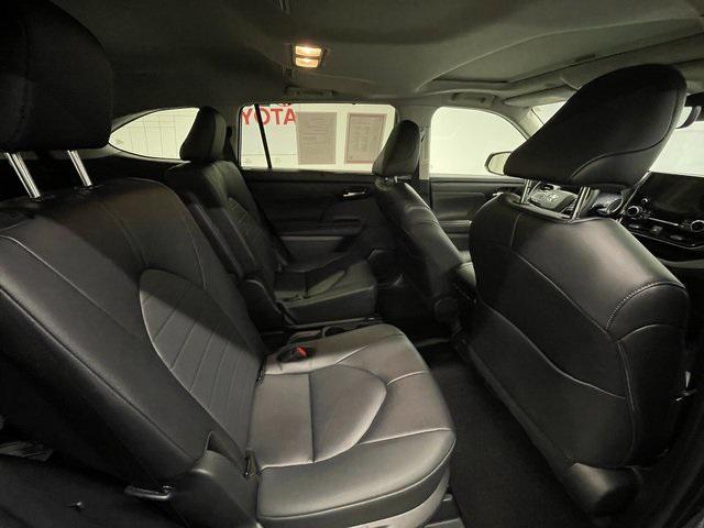 used 2024 Toyota Highlander car, priced at $45,499