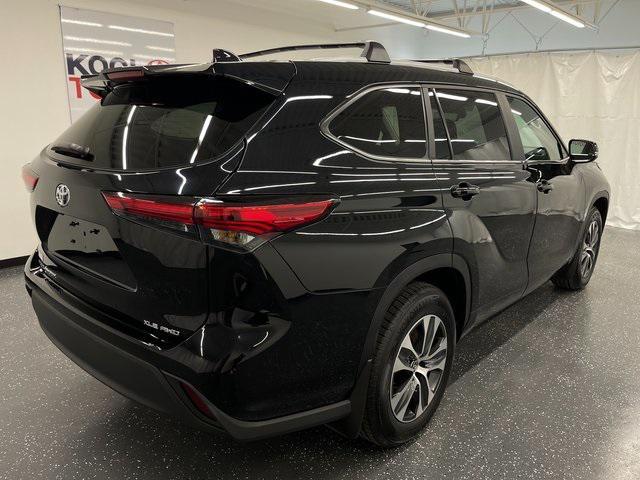 used 2023 Toyota Highlander car, priced at $41,439