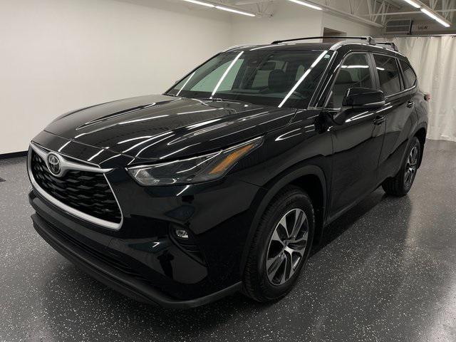 used 2023 Toyota Highlander car, priced at $41,439