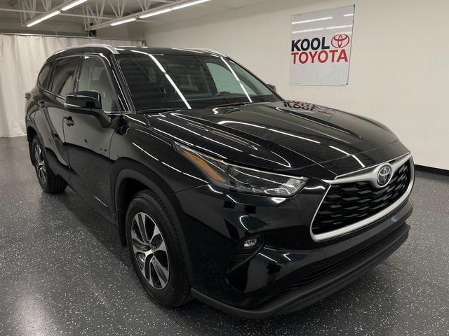 used 2022 Toyota Highlander car, priced at $39,488