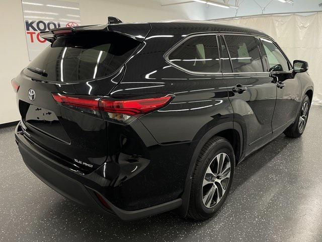 used 2022 Toyota Highlander car, priced at $39,488