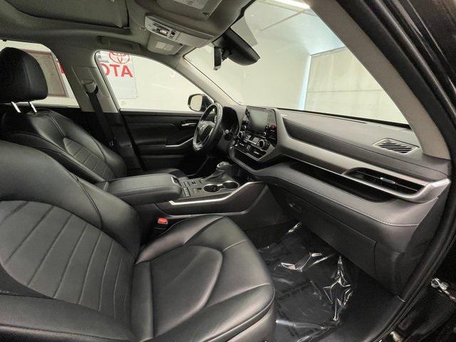 used 2022 Toyota Highlander car, priced at $39,488