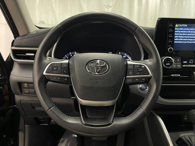 used 2022 Toyota Highlander car, priced at $39,488