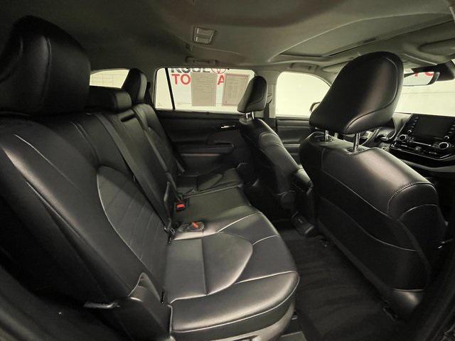 used 2022 Toyota Highlander car, priced at $39,488