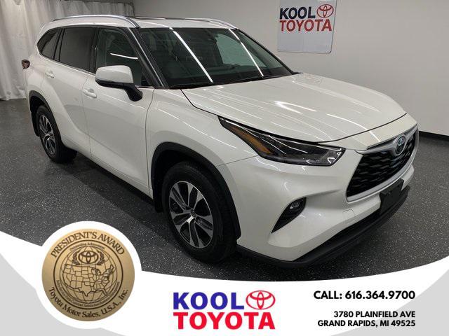 used 2021 Toyota Highlander car, priced at $37,999