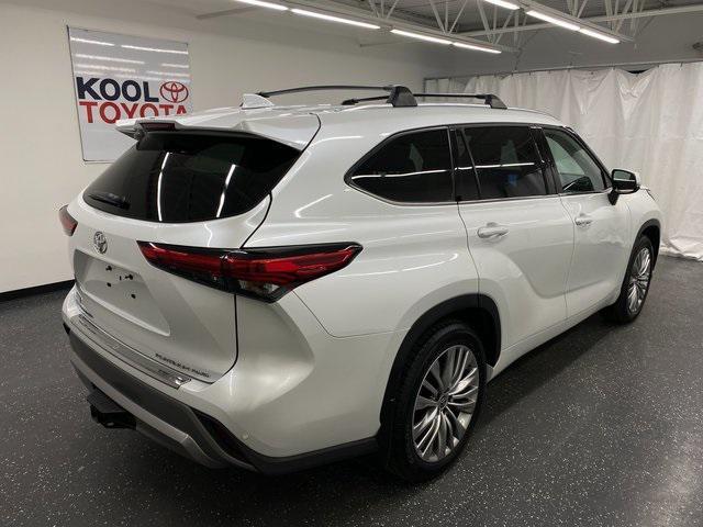 used 2022 Toyota Highlander car, priced at $41,499