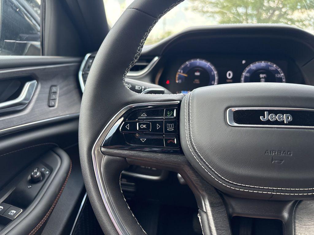 new 2025 Jeep Grand Cherokee L car, priced at $52,129