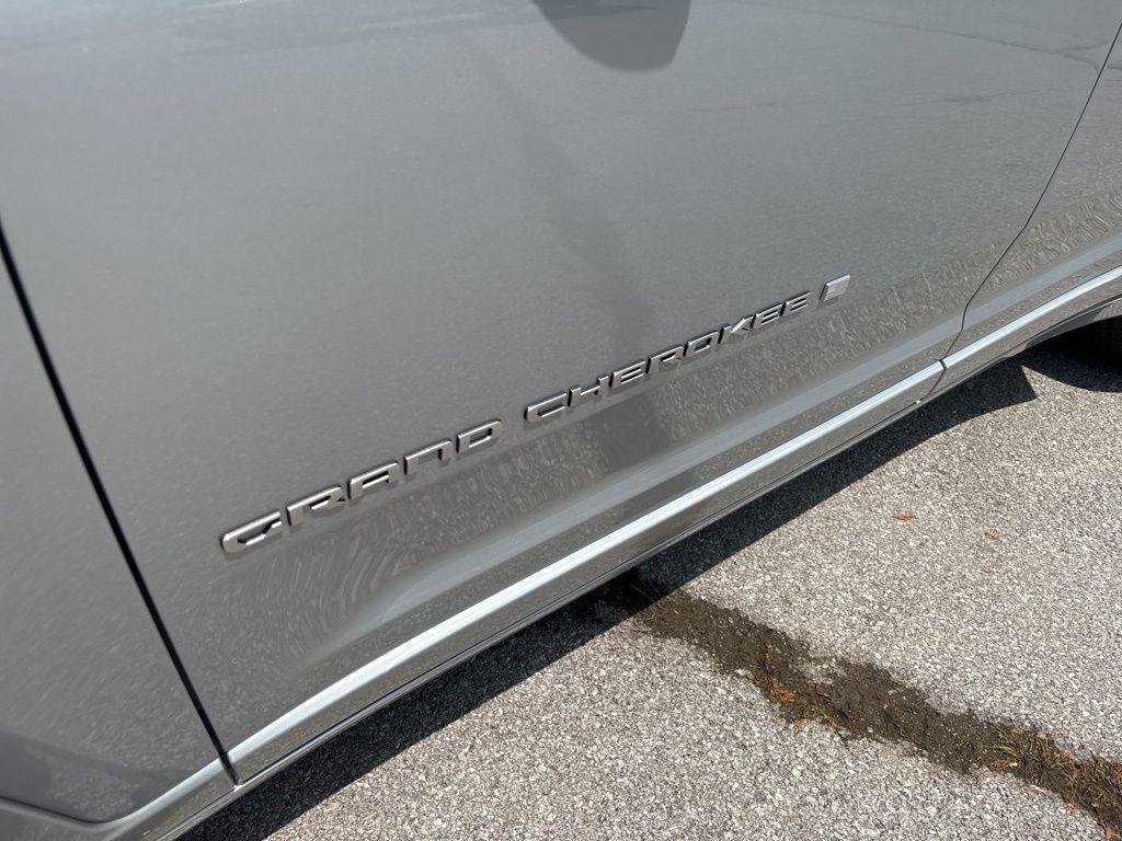 new 2025 Jeep Grand Cherokee L car, priced at $52,129