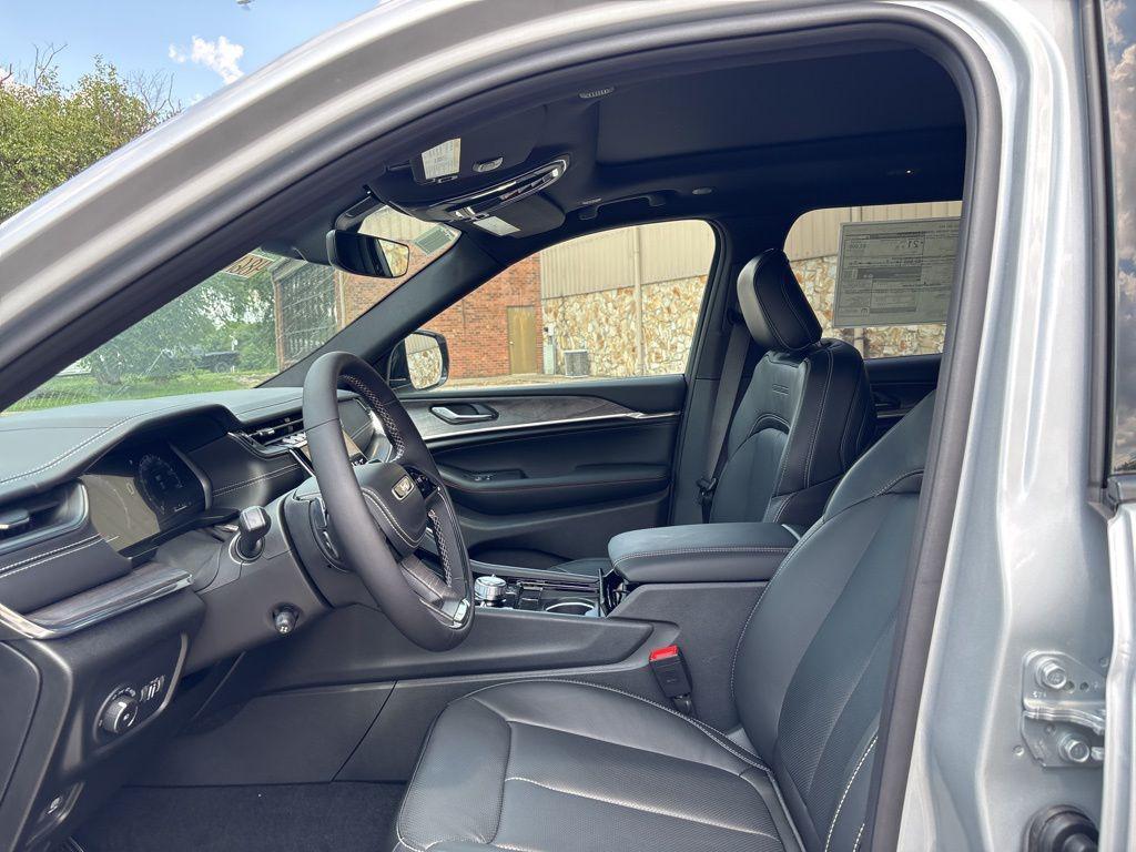 new 2025 Jeep Grand Cherokee L car, priced at $52,129