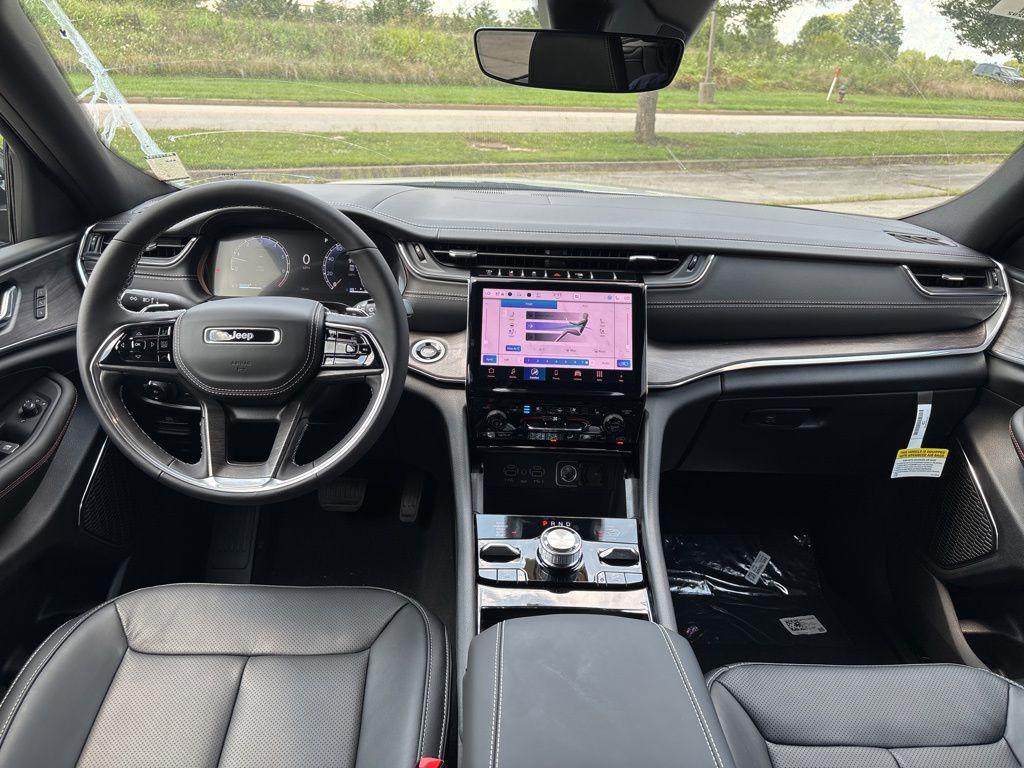 new 2025 Jeep Grand Cherokee L car, priced at $52,129