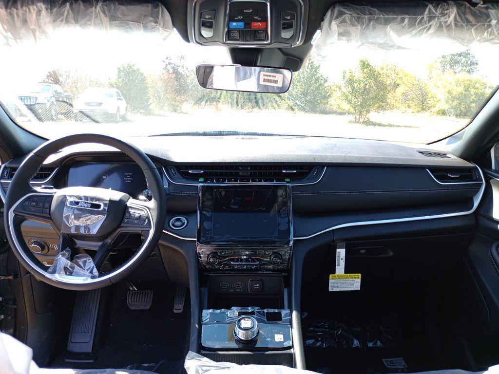 new 2025 Jeep Grand Cherokee car, priced at $48,800
