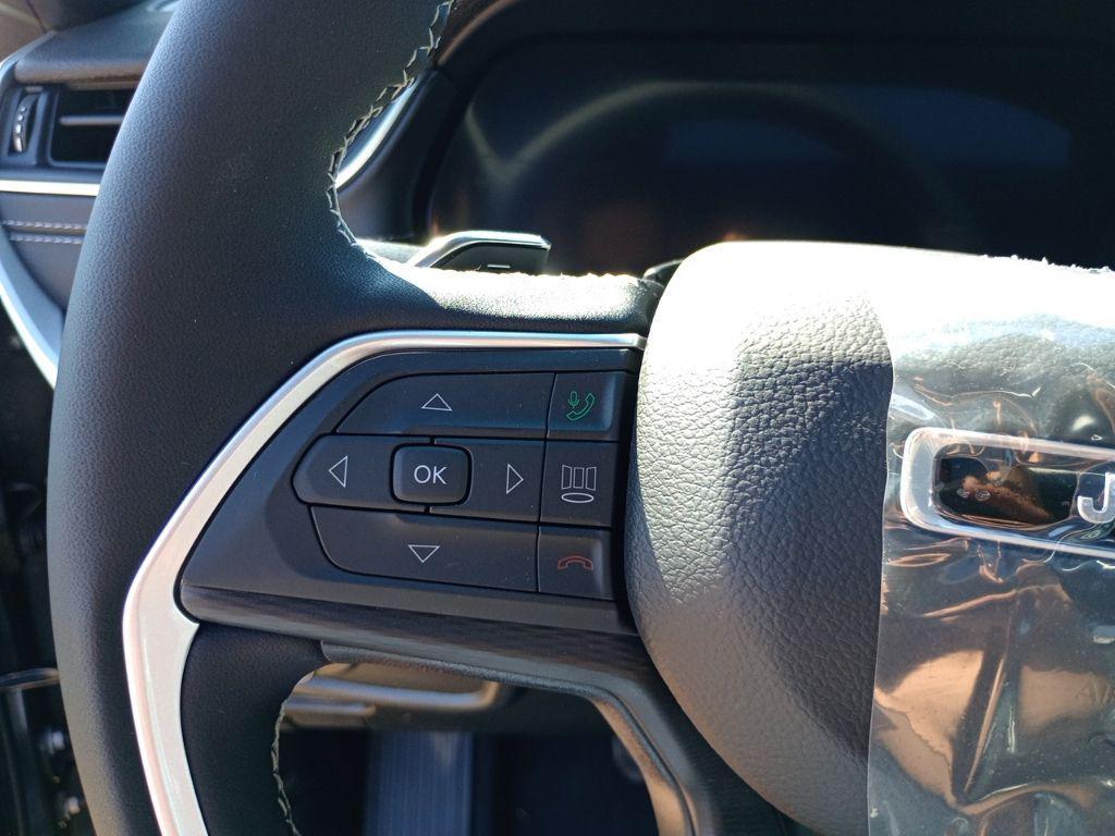 new 2025 Jeep Grand Cherokee car, priced at $48,800