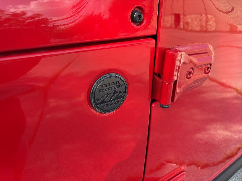 new 2025 Jeep Gladiator car, priced at $39,310