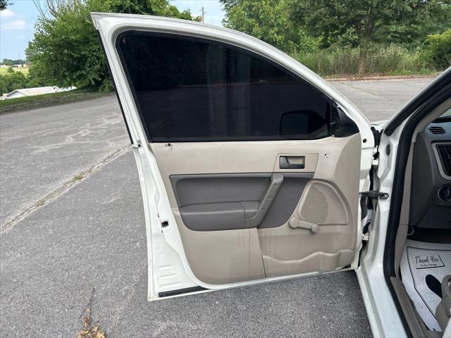 used 2009 Ford Focus car, priced at $1,500