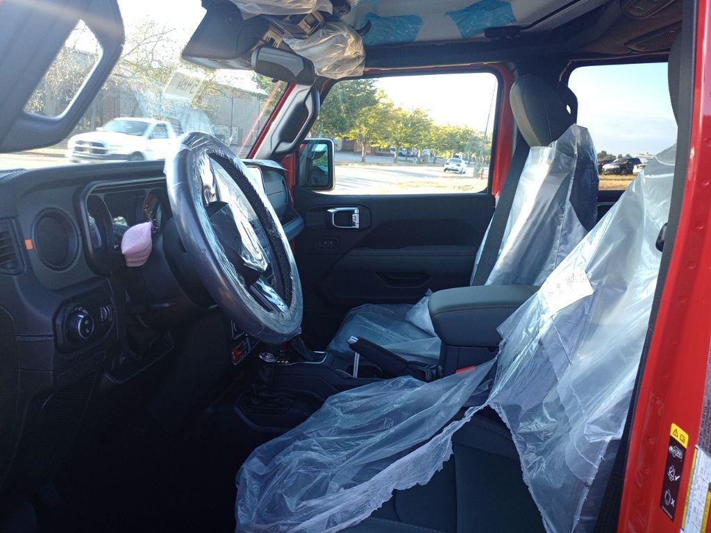 new 2025 Jeep Gladiator car, priced at $58,575