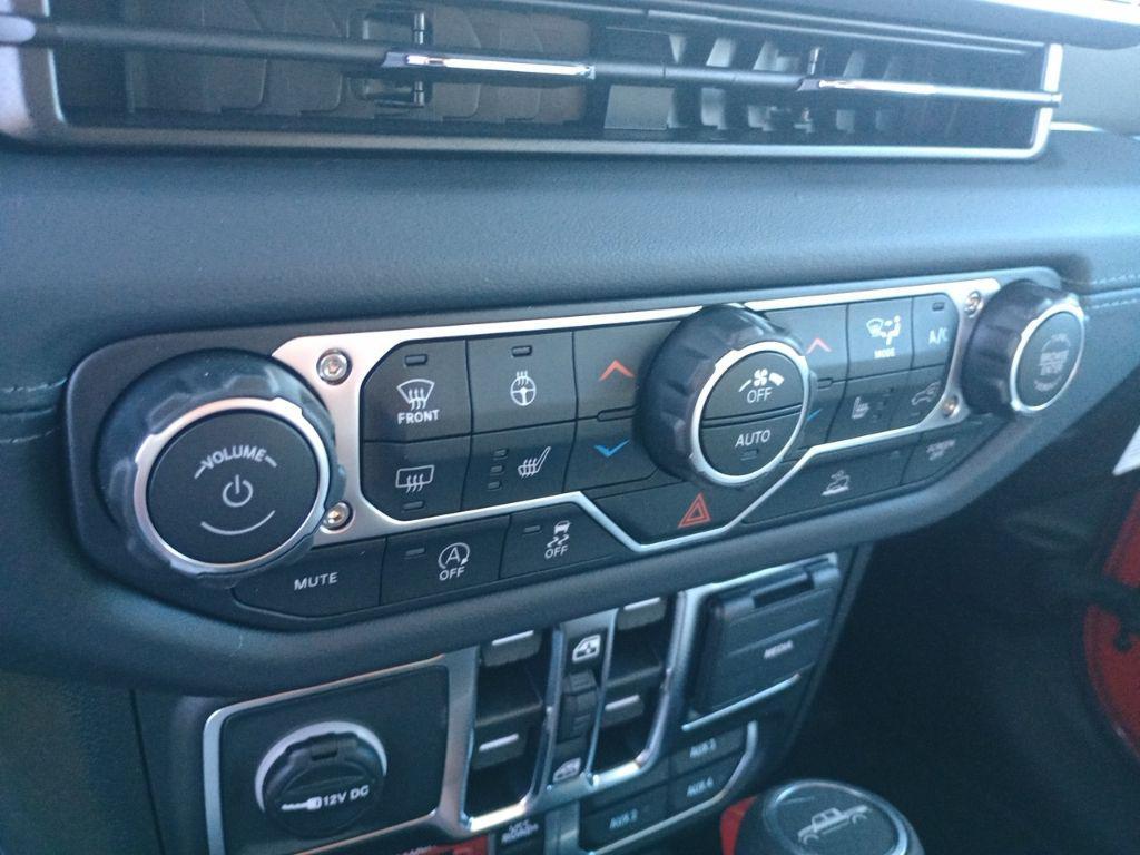 new 2025 Jeep Gladiator car, priced at $58,575