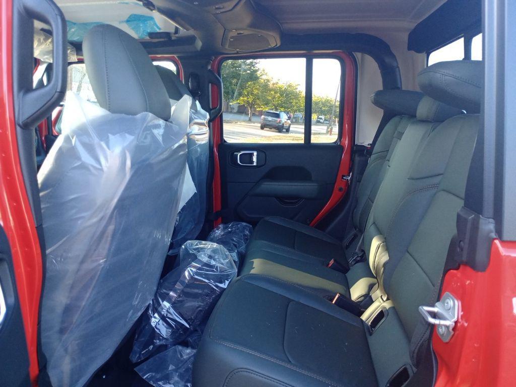 new 2025 Jeep Gladiator car, priced at $58,575