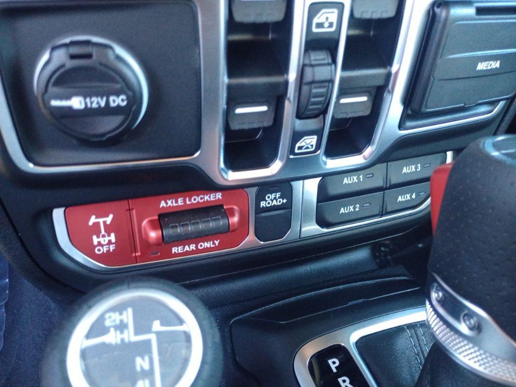 new 2025 Jeep Gladiator car, priced at $58,575