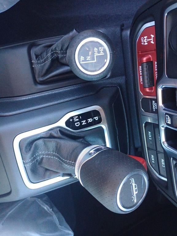 new 2025 Jeep Gladiator car, priced at $58,575