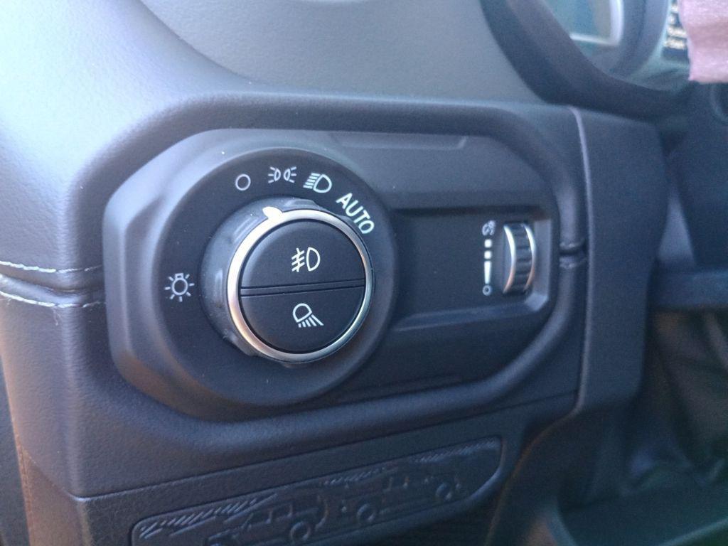 new 2025 Jeep Gladiator car, priced at $58,575