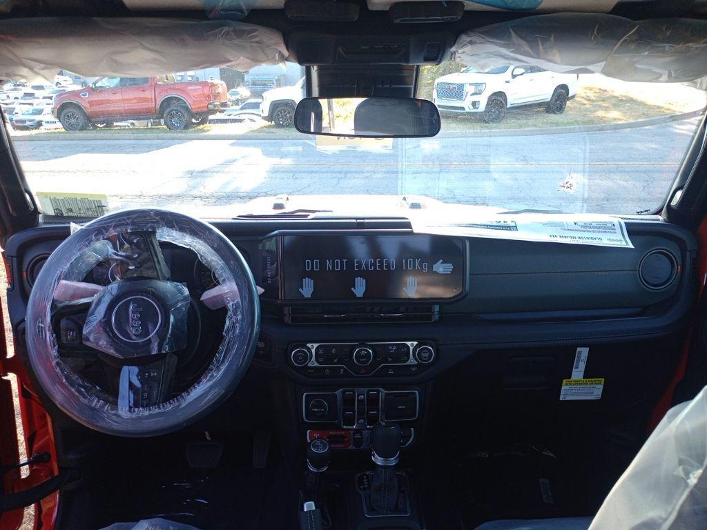 new 2025 Jeep Gladiator car, priced at $58,575