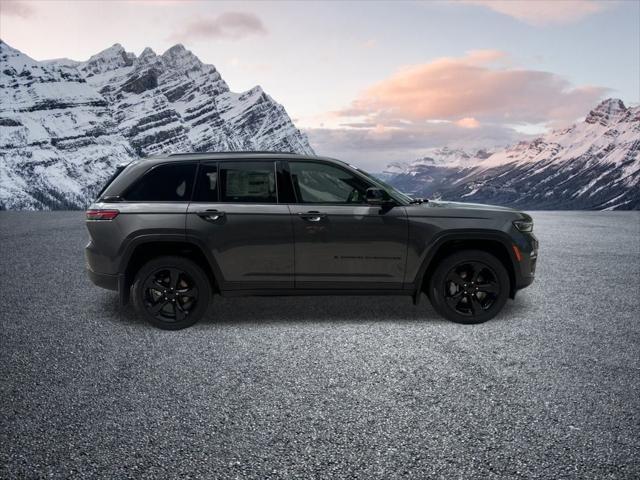 new 2025 Jeep Grand Cherokee car, priced at $43,734